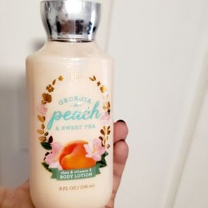 NWT Bath & Body Works body lotion 8 oz